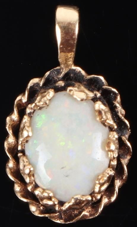 Lot 235343: VINTAGE OPAL 14K YELLOW GOLD LADIES PENDANT