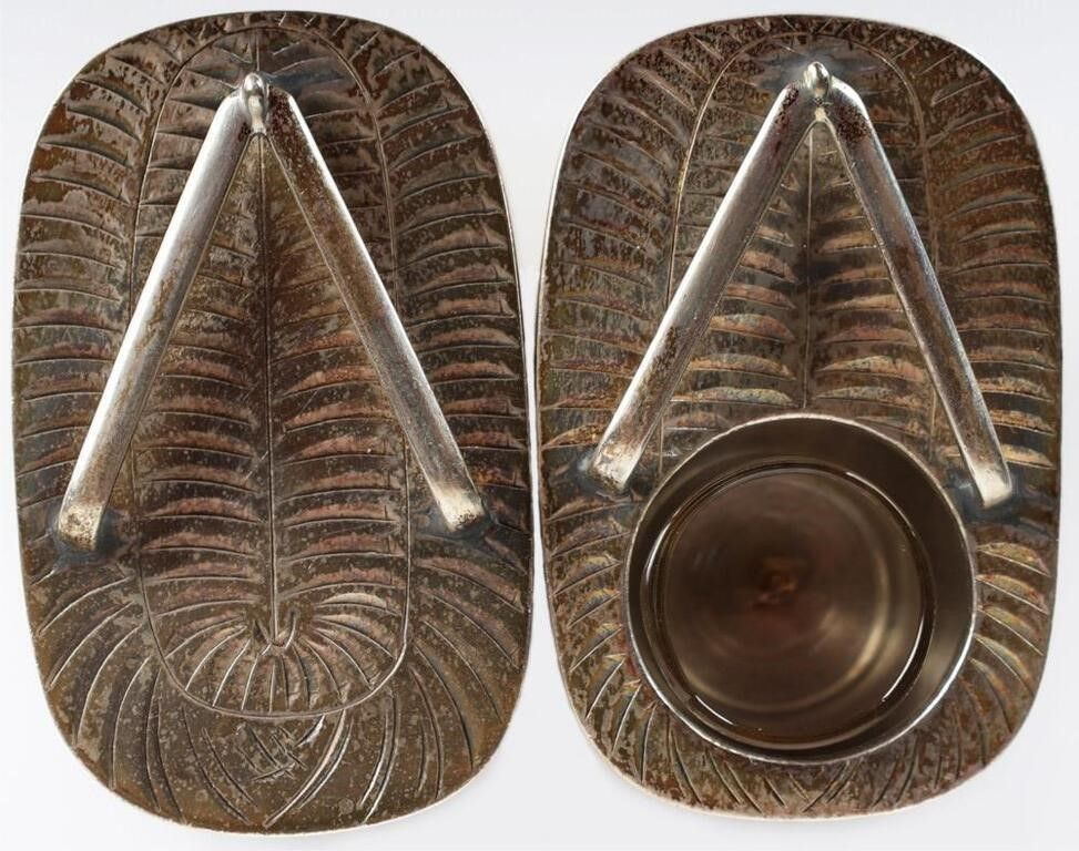 Lot 235346: VINTAGE 950 JAPANESE GEISHA SANDAL S&P SHAKER SET