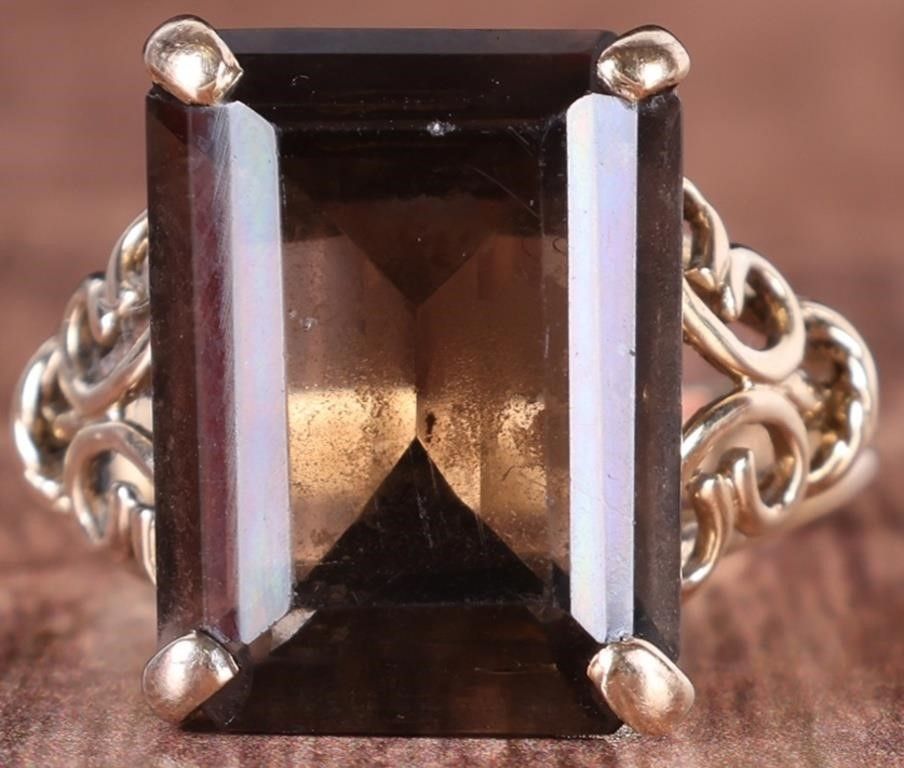 Lot 235396: SMOKEY QUARTZ 10K GOLD STATEMENT LADIES RING