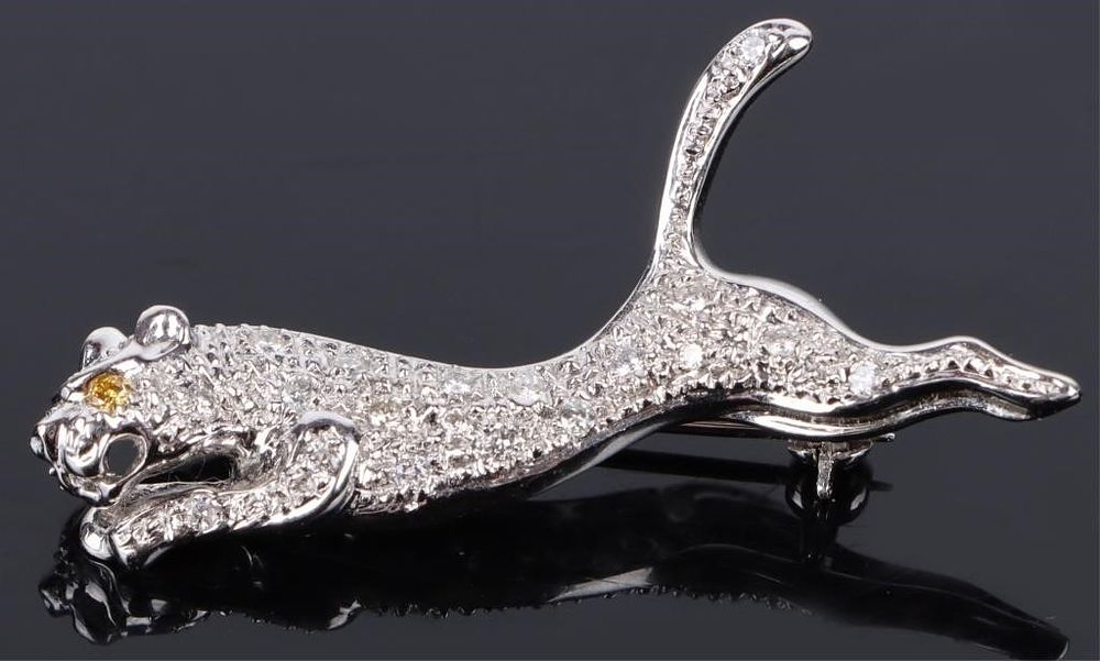 Lot 235399: 18K WHITE GOLD DIAMOND LADIES PANTHER BROOCH