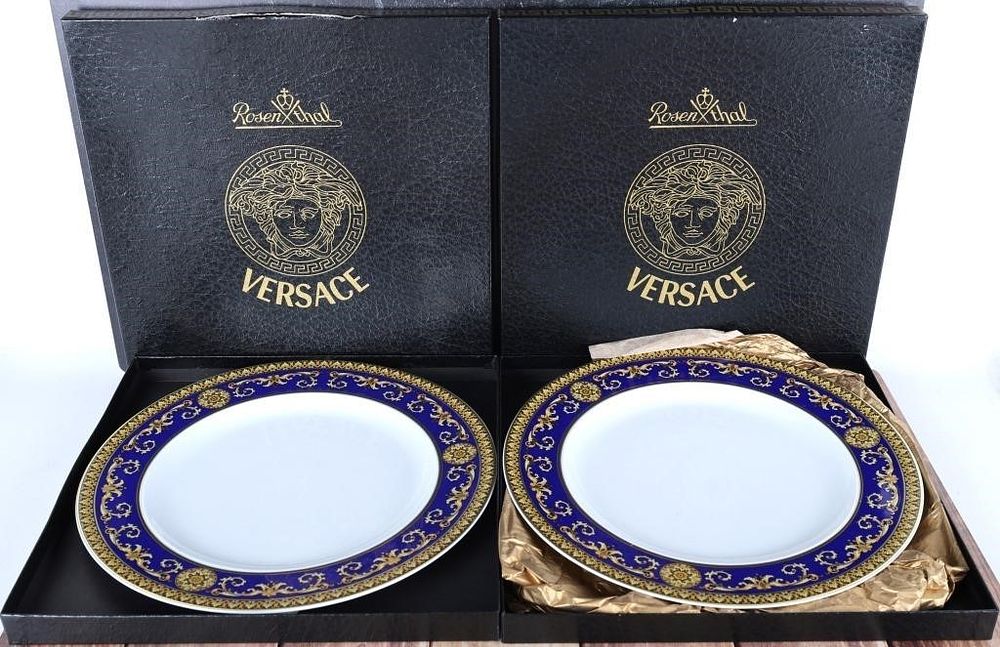 Lot 235419: VERSACE ROSENTHAL MEDUSA BLUE CHINA DINNER PLATE 2
