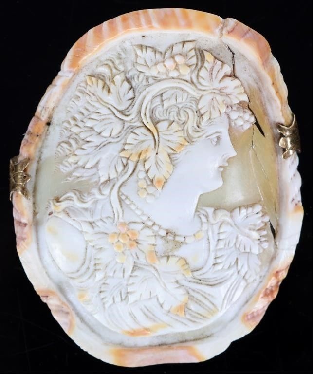 Lot 235435: 14K YELLOW GOLD BACCHANTE HIGH-RELIEF SHELL BROOCH