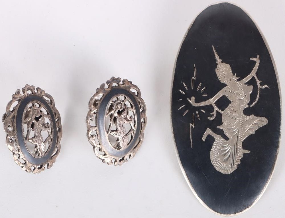 Lot 235437: STERLING SILVER SIAM BROOCH & EARRING SET DAKINI