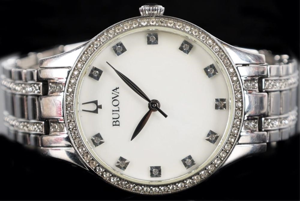 Lot 235449: BULOVA STAINLESS STEEL CRYSTAL LADIES WRIST WATCH