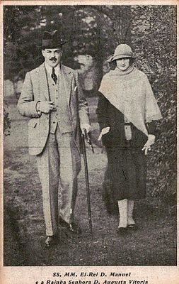 Monarchy postcards. 2 postcards with images of King Manuel II and Queen Augusta Victoria 