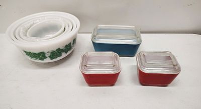 Pyrex and anchor hocking. 3 Pyrex refrigerator containers and anchor hocking good condition 