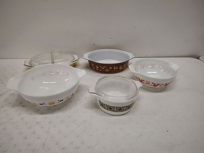 Pyrex. 5 misc. pieces good condition Dimensions: 6 x 14 x 26 in