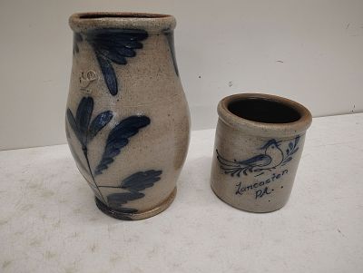 crocks. rowe pitcher rockdale crock good condition Dimensions: 10 x 13 x 7 in