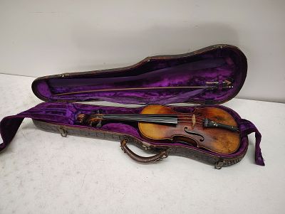 violin. no label on the inside not sure who the maker is case is a little rough Dimensions: 5 x 
