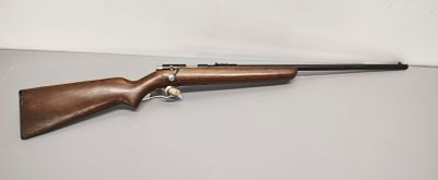 Gun. Winchester model 47 22 gauge serial number: N/A fair condition Dimensions: 43 x 3 x 6 in