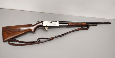 Gun. Remington model: 141 serial number: 19096 "Gamemaster" with peep sight, 35 Rem Dimensions: 