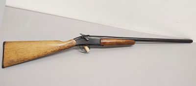 Gun. Westpoint model: 949 series A 12 gauge single shot serial number: P913299 Dimensions: 44 x 