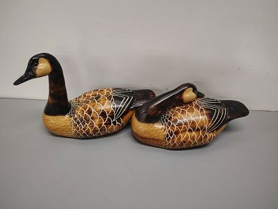 Geese. Canadian geese by Dave Leitem Butler, PA Dimensions: 14 x 23 x 16 in