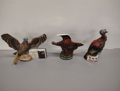 decanters. (3) wild turkey decanters empty Dimensions: 11 x 16 x 13 in