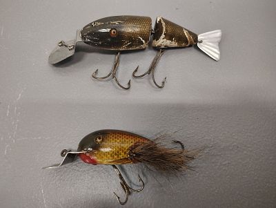 Fishing items. creek chub bait creek chub dingbat Dimensions: 4 x 4 x 4 in