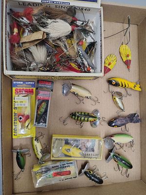 Fishing items. misc. vintage fishing lures Dimensions: 2 x 15 x 12 in