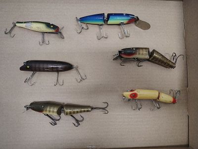 Fishing items. 3 creek chub- jointed pikie south bend: bass oreno dive oreno Heddon jointed vamp 
