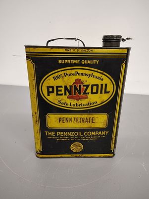 oil can. Pennzoil 1-gallon flat can - empty Dimensions: 11 x 8 x 3 in