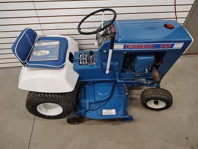 Ford Lawnmower. 1968 Ford lawn tractor restored it runs Dimensions: 36 x 60 x 38 in