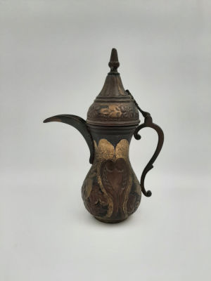 דאלה יפיפיה עשויה נחושת. גובה: 26 ס"מ