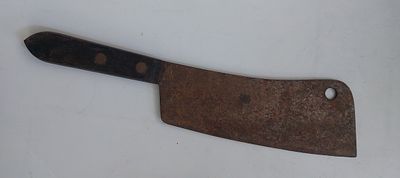 סכין קופיץ ישן חלוד.
אורך: 27 סמ בקירוב.