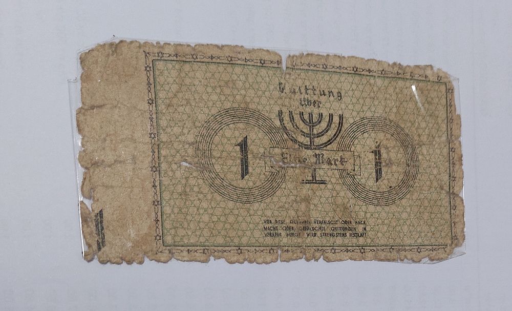 מכיסו של ניצול שואה - שטר גטו לודז' - מבחינתו בשטר משומש הערך יותר מאשר שטר במצב חדש. מאחר 
