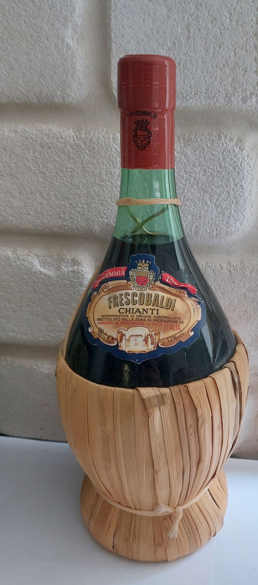 בקבוק יין סגור לא נפתח מעולם