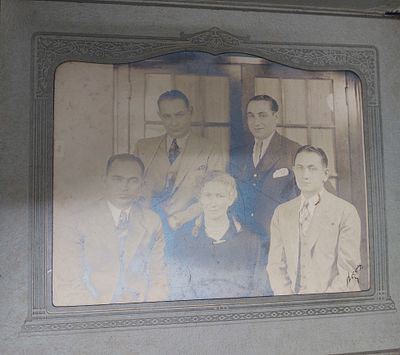 2 תצלומים גדולים מוקדמים