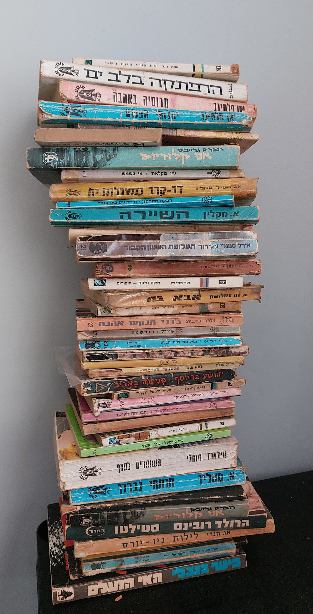 אוסף ענק של ספרי כיס - ספרוני מסתורין ועוד הרבה ספרונים. הכל מצולם. מצבים משתנים, מצב משומש 