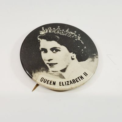 1950's Vintage Queen Elizabeth Pinback Button