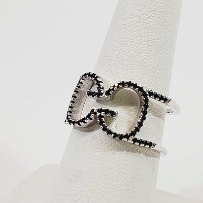 Black Crystal Ring Size 7. no markings
