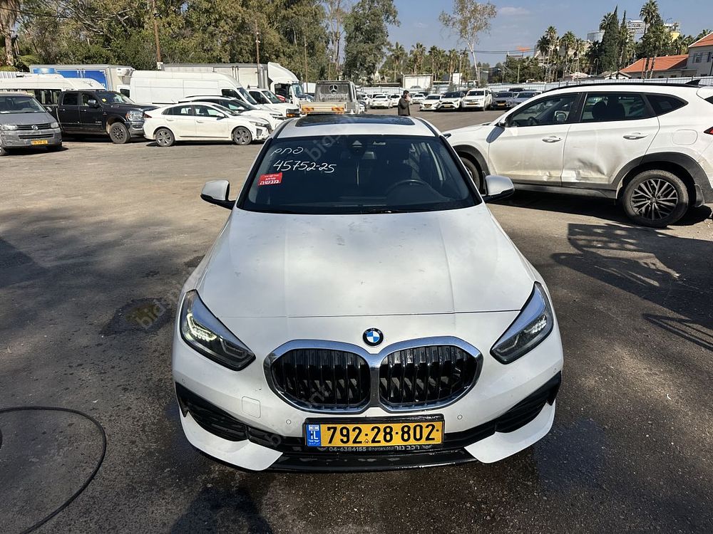 ב.מ.וו. 118i החדשה מודל 2022. 28,995 ק"מ