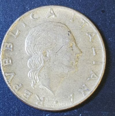 Монета. 200 лир. Италия. 1979г. Алюминевая бронза. VF