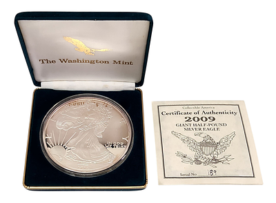 מטבע כסף ענק חצי פאונד (כ־248.8 גרם) – "Silver Eagle" 2009, The Washington Mint
2009 Giant 
