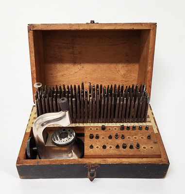 Staking Set ישן לתיקון שעונים – סט לתכשיטנים או שענים. Staking Set Watchmakers Tool / Jewelers 