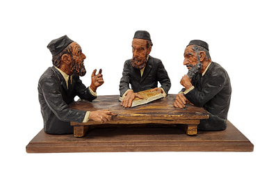 דיוויד קפלן - 'רבנים לומדים'. פיגורת קרמיקה ממוספרת וחתומה, 1970. David Kaplan - Rabbis 