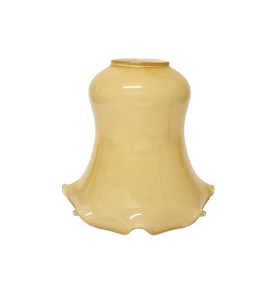 אהיל מנורה וינטג' זכוכית בגוון צהוב קרם. גובה 15.5 ס"מ. קוטר החיבור 8 ס"מ. קוטר הפתח 16 ס"מ. 