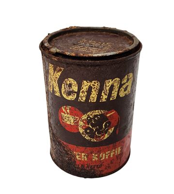 קופסת פח – קפה KANNE איור גרפי "לא תקין פוליטית" – קניה 1940? - נדיר. קופסה עשויה פח עם הדפס 