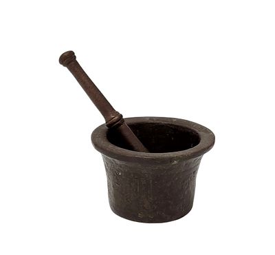 עלי ומכתש עשויים ברונזה עם מראה עתיק במיוחד -– קטנטן . גובה המכתש 4.5 ס"מ. קוטרו 7 ס"מ. אורך 