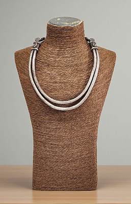 שרשרת כסף וינטג' מאסיבית בעבודת יד – מבנה קלוע כפול עם עיטורים גרנולריים
Massive Vintage 