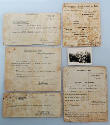 מסמכים – רכבת פלשתינה (P.R.) – תעודות שירות והכשרה, תצלום – שנות ה־40. לוט הכולל 5 מסמכים 
