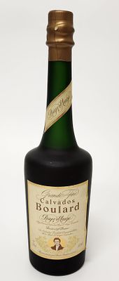 ברנדי צרפתי קלבדוס בולרד – שנות ה-70. Boulard Grande Fine Calvados Pays d'Auge - 750ml – 1970's 