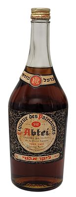 כרמל מזרחי – ליקר אבטי (Abt’el) ישראל, שנות ה־60 בקירוב
. בקבוק ליקר אבטיי מתוצרת כרמל מזרחי 