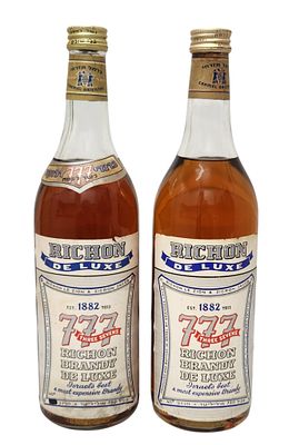 כרמל מזרחי – ברנדי 777 (Three Sevens) זוג בקבוקים | ישראל | שנות ה־70
. זוג בקבוקי ברנדי ישראלי 