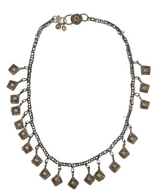 שרשרת אתנית – צמיד צוואר (Choker) עם תליונים מוטבעים, המזרח התיכון (בדואי/תימן), המאה ה־20 