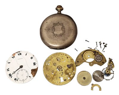 שעון כיס כסף Zenith (Billodes) – 15 Rubis – Grand Prix Paris 1900 – קוטר לוח 45 מ״מ – לא תקין
. ש 