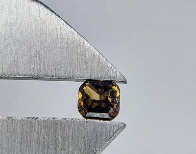 NATURAL BRILLIANT DIAMOND 0.15 CT Si1 GROSS VALUATION: $1,107 USD. The subject of the offer is a 