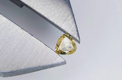 NATURAL BRILLIANT DIAMOND 0.14 CT P1 GROSS VALUATION: $720 USD
. The subject of the offer is a 