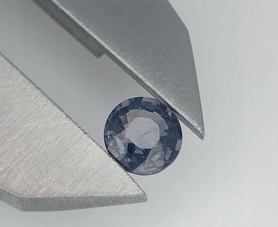 SPINEL 0.83 ct NATURAL BEAUTIFUL GEMSTONE VALUATION $1021USD. The subject of the auction is 