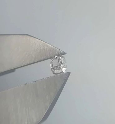 NATURAL BRILLIANT DIAMOND 0.20 CT Si1 GROSS VALUATION: $1390USD. The subject of the offer is a 